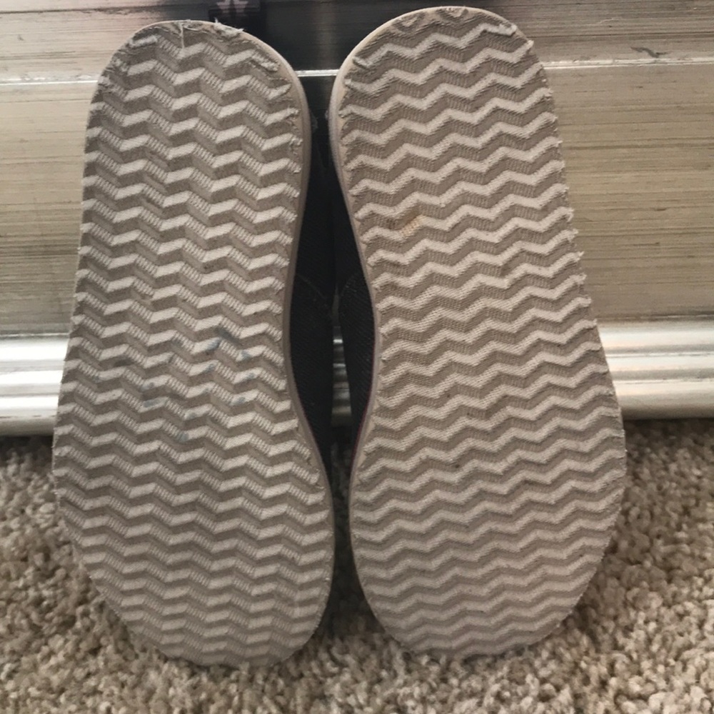Toms - Picture 7 of 7